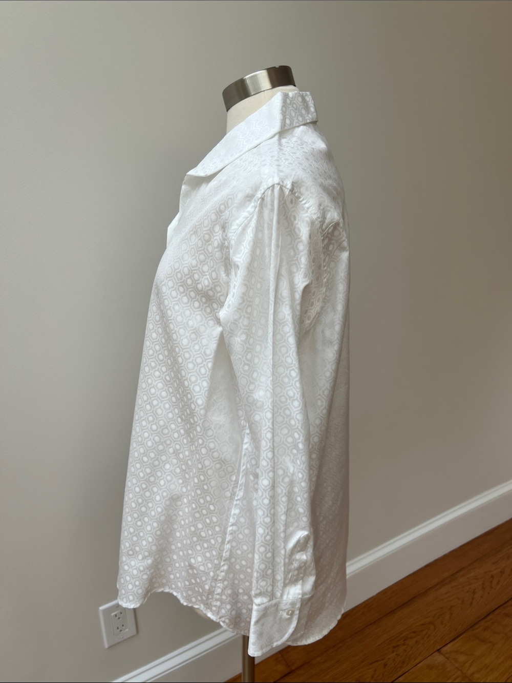 Jill McGowan Women's White Jacquard Button-Front Blouse - Picture 5 of 10